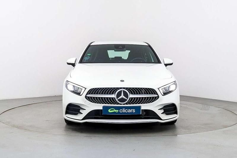 Usado Mercedes A180 116 CV (85 kW) 2020 Gris Utilitario