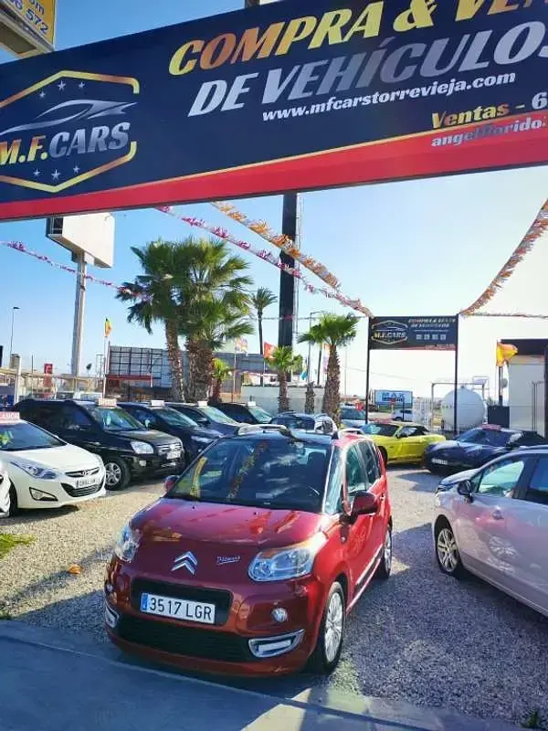 Usado Citroën C3 Picasso Seduction 92 CV (67 kW) 2014 Rojo Monovolumen