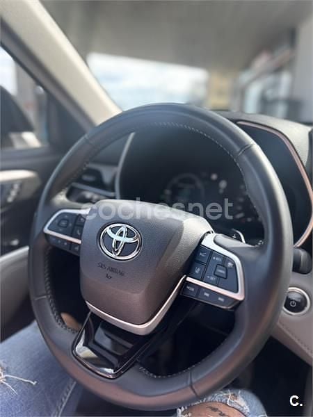 Usado Toyota Highlander 248 CV (182 kW) 2024 Gris / plata SUV