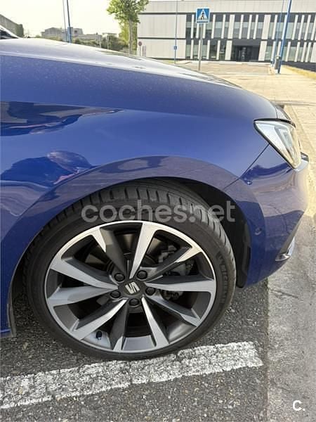 Usado Seat Leon FR 150 CV (110 kW) 2021 Azul Familiar