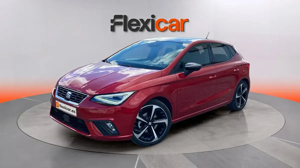 Usado Seat Ibiza FR 110 CV (80 kW) 2023 Gris Utilitario
