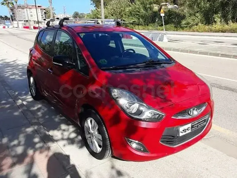 Usado Hyundai ix20 126 CV (92 kW) 2014 Rojo Utilitario