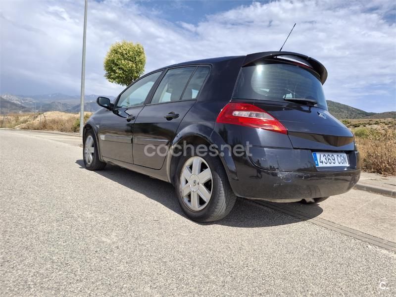 Negro Usado 2003 Renault Mégane II Dynamique Berlina | 3000 € (Un poco caro) - Imagen 1/4