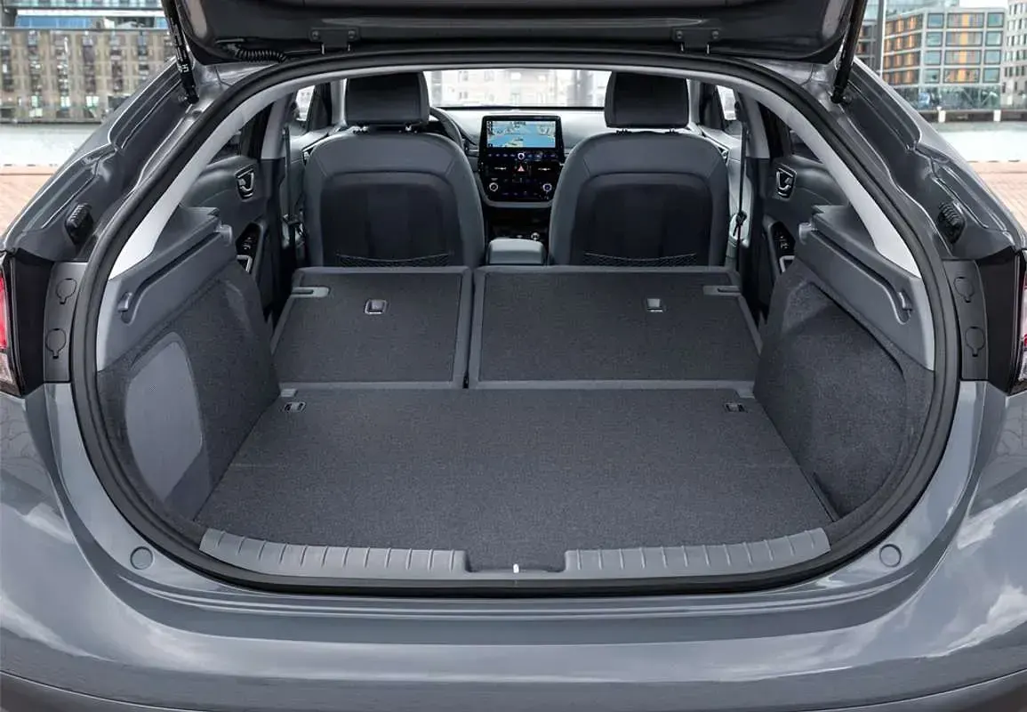 Usado Hyundai Ioniq 100 kW (136 CV) 2022 Blanco Utilitario