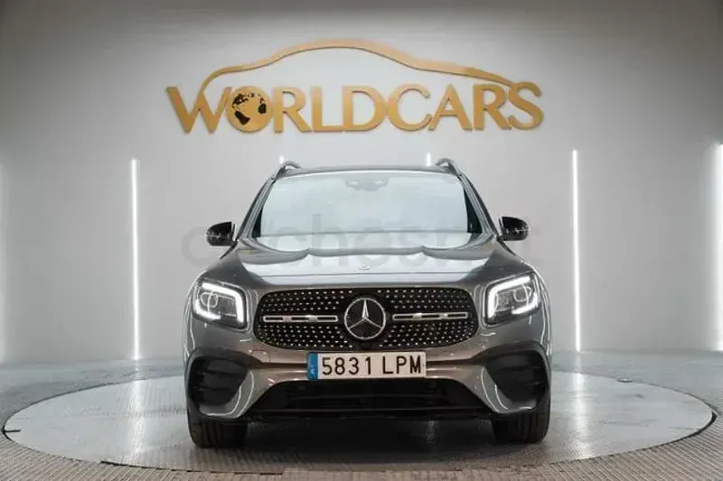 Usado Mercedes GLB200 163 CV (119 kW) 2021 Gris / plata SUV