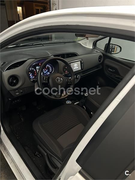 Blanco Usado 2019 Toyota Yaris Active Berlina | 12.300 € (Precio justo) - Imagen 1/4