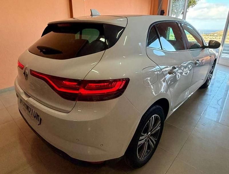 Usado Renault Megane E-Tech Zen 159 CV (116 kW) 2022 Blanco Utilitario