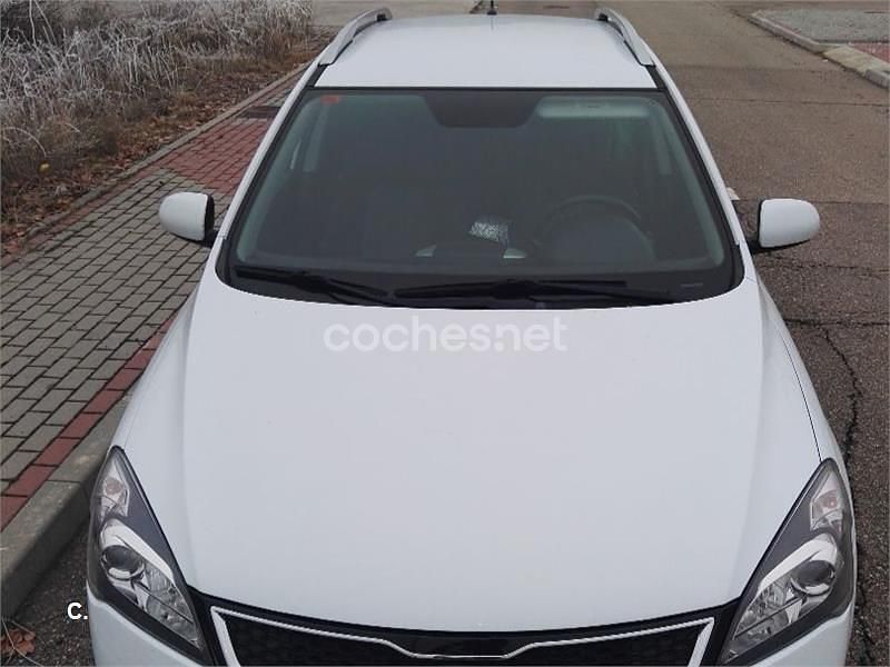 Blanco Usado 2012 Kia Ceed Plus Utilitario | 3990 € - Imagen 1/4