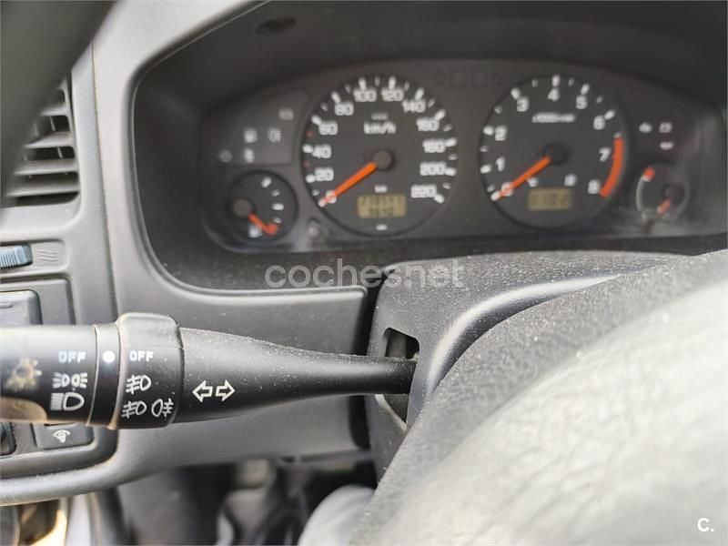 Gris / plata Usado 1999 Nissan Primera Berlina | 1450 € - Imagen 1/4