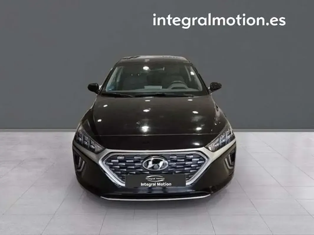 Usado Hyundai Ioniq 141 CV (103 kW) 2021 Negro Utilitario