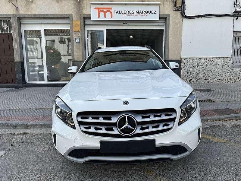 Usado Mercedes GLA220 163 CV (119 kW) 2018 Blanco SUV