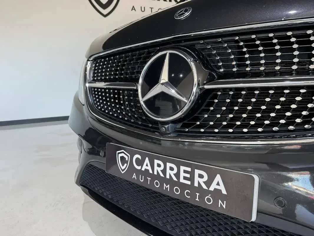 Usado Mercedes V300 239 CV (175 kW) 2021 Gris Monovolumen