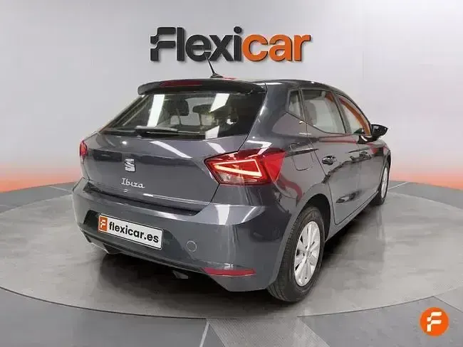 Usado Seat Ibiza Reference 80 HP (58 kW) 2024 Cinzento Citadino