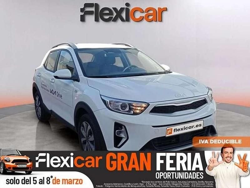 Usado Kia Stonic 84 CV (61 kW) 2024 Blanco SUV