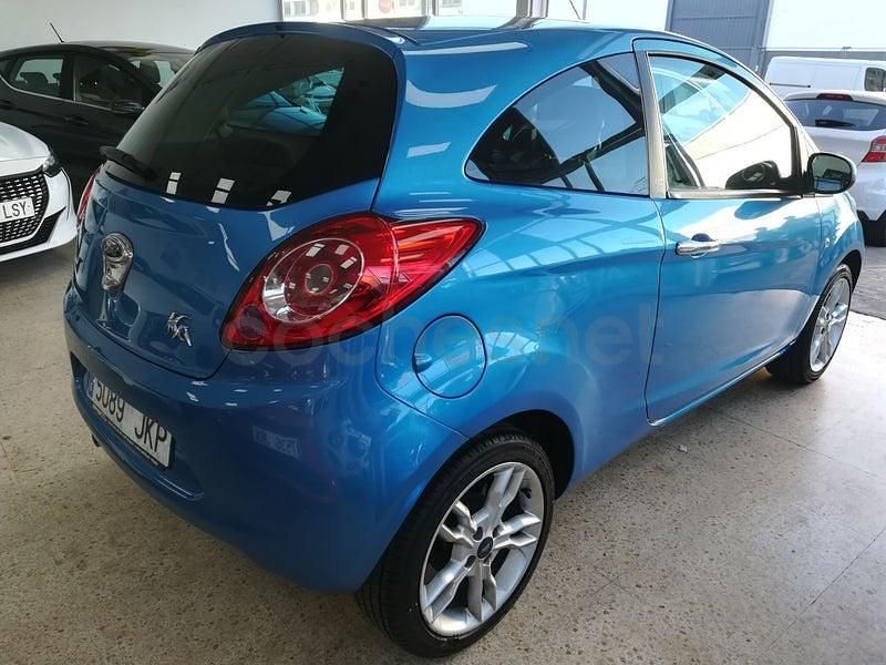 Usado Ford Ka Trend 69 CV (50 kW) 2015 Azul Berlina