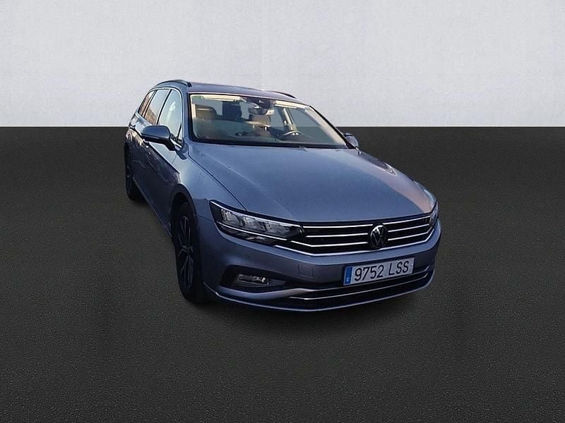 Usado VW Passat Executive 150 CV (110 kW) 2021 Gris Familiar