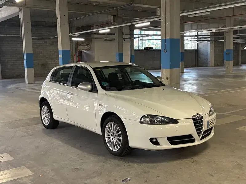 Usado Alfa Romeo 147 Distinctive 105 CV (77 kW) 2010 Blanco Utilitario