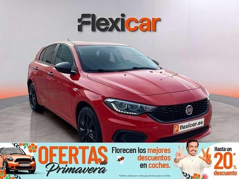 Usado Fiat Tipo Easy 95 CV (69 kW) 2019 Rojo Berlina