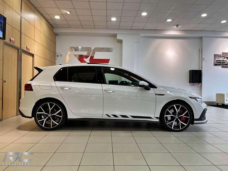 Usado VW Golf VIII GTI 301 CV (221 kW) 2023 Blanco Utilitario