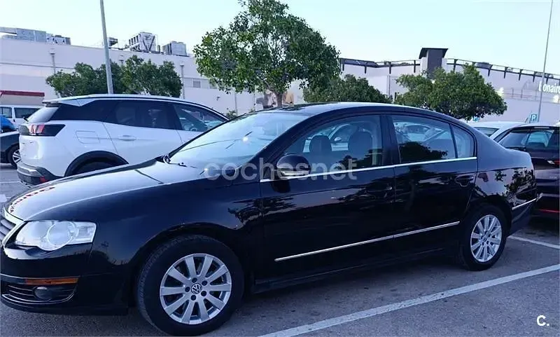 Usado VW Passat Edition 110 CV (80 kW) 2010 Negro Berlina