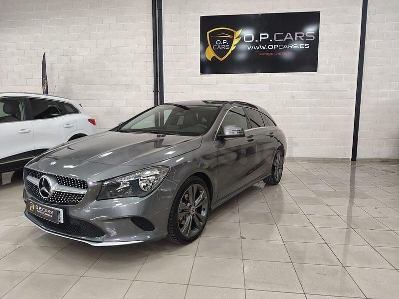 Usado Mercedes CLA200 Shooting Brake AMG line 136 CV (100 kW) 2016 Gris / plata Familiar