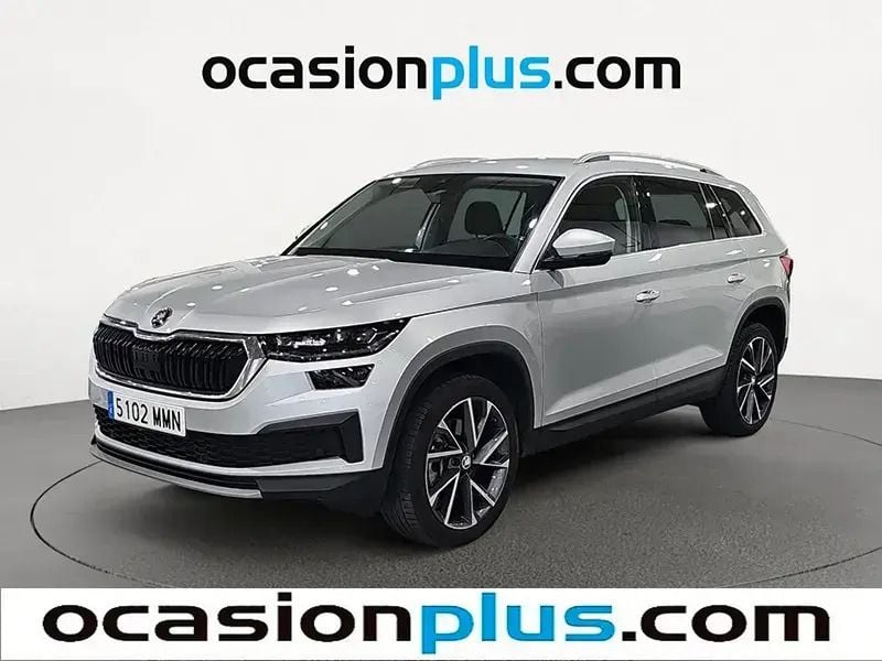 Gris plata Usado 2023 Skoda Kodiaq Ambition SUV | 34.091 € (Precio justo) - Imagen 1/4