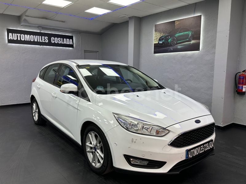 Blanco Usado 2015 Ford Focus Berlina | 5990 € (Super precio) - Imagen 1/4