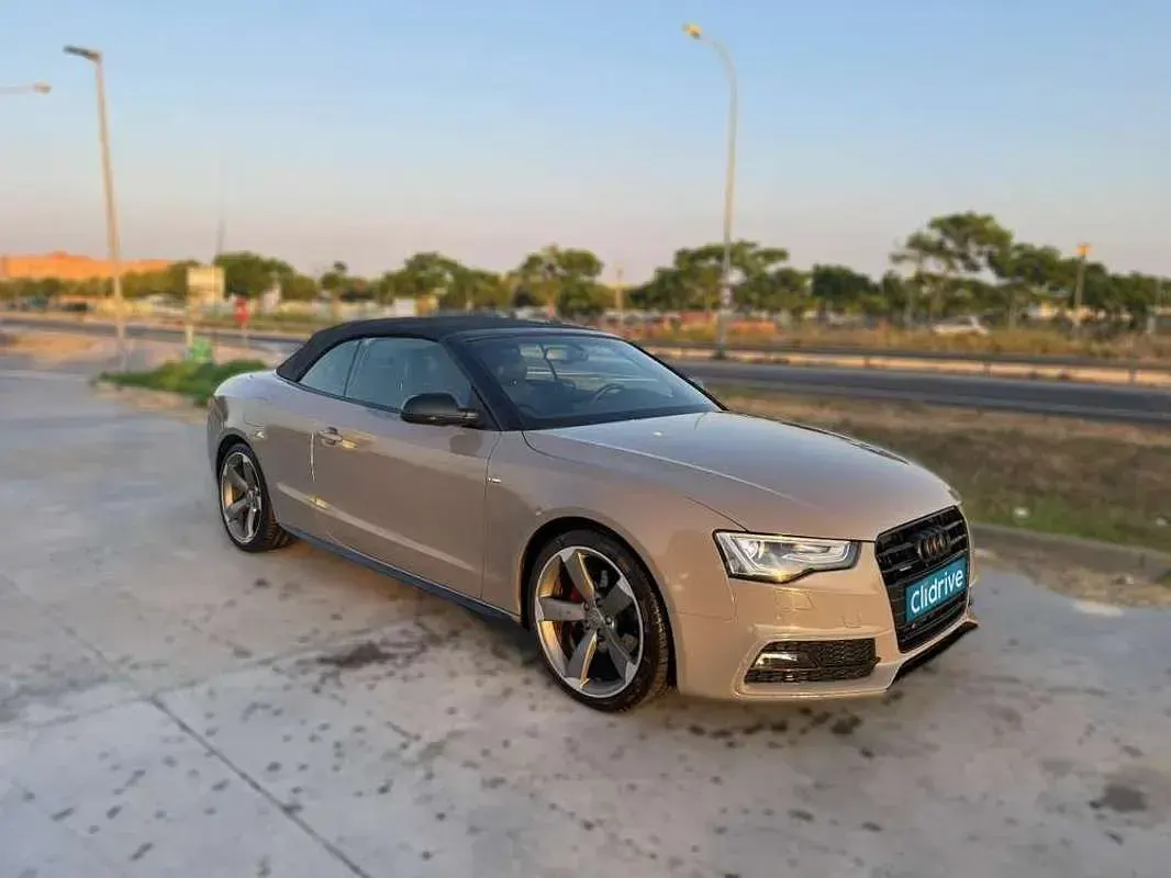 Usado Audi A5 Cabriolet Premium 241 CV (177 kW) 2013 Gris Descapotable