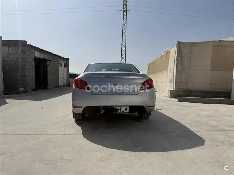 Usado Peugeot 508 Business-Line 112 CV (82 kW) 2012 Gris / plata Berlina