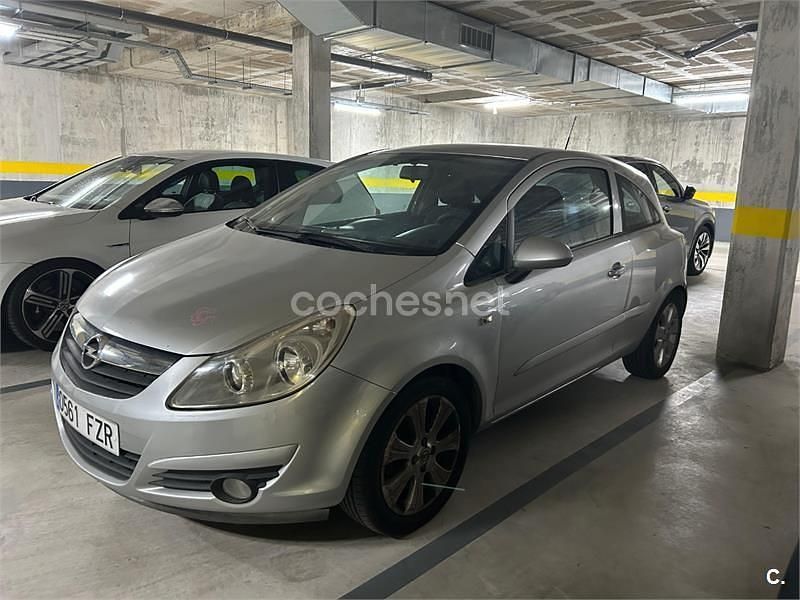 Gris / plata Usado 2008 Opel Corsa Enjoy Berlina | 4500 € (Precio justo) - Imagen 1/4
