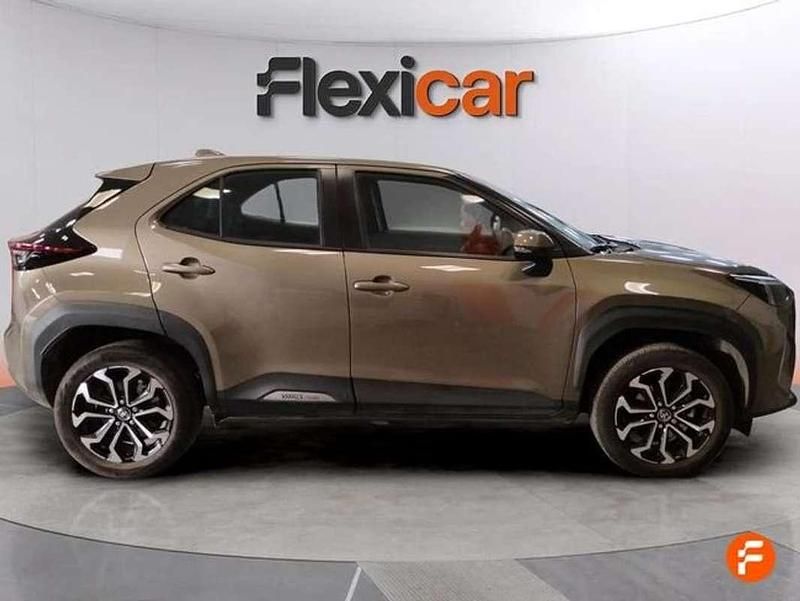 Usado Toyota Yaris Cross Active 116 CV (85 kW) 2023 Verde SUV