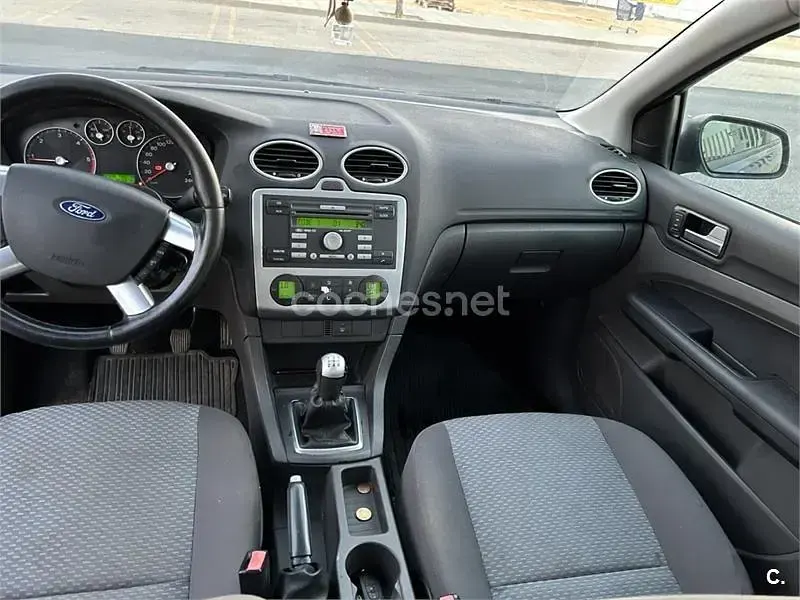 Usado Ford Focus Trend 115 CV (84 kW) 2006 Azul Berlina