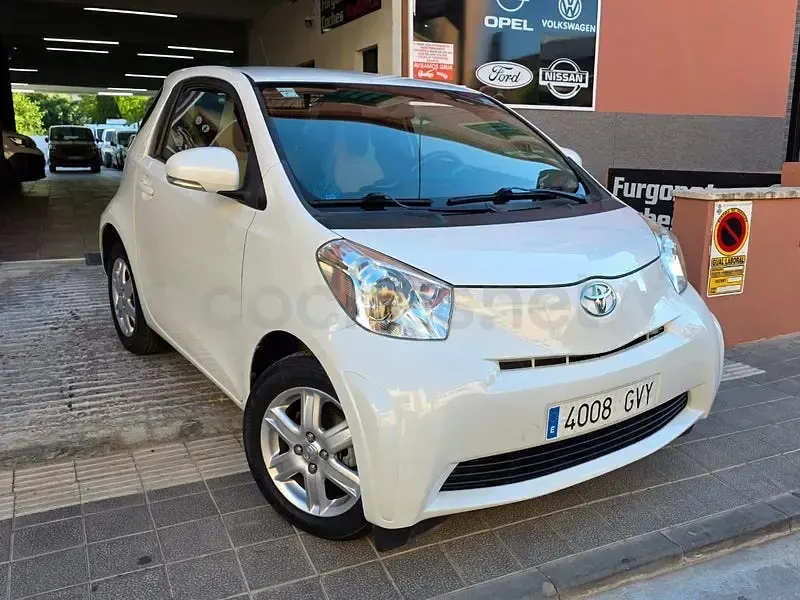 Usado Toyota iQ 68 CV (50 kW) 2010 Blanco Utilitario