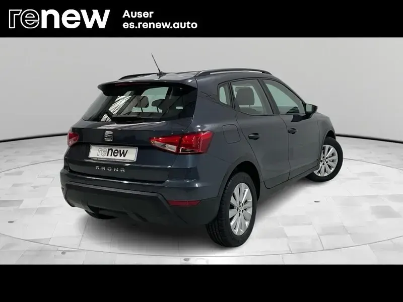 Usado Seat Arona Reference 95 CV (69 kW) 2021 Gris SUV