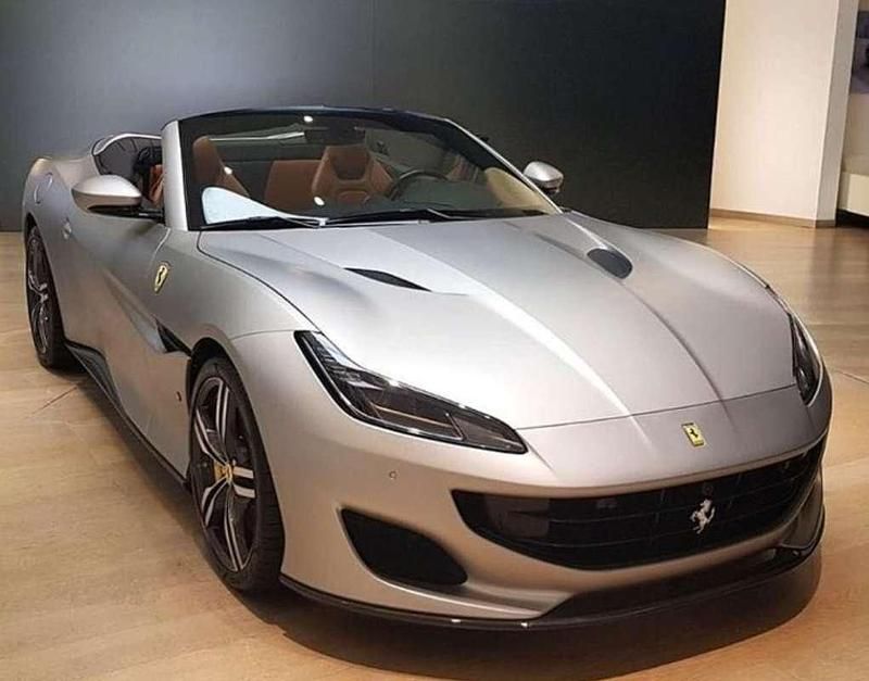 Plateado Usado 2022 Ferrari Portofino Descapotable | 216.900 € - Imagen 1/1
