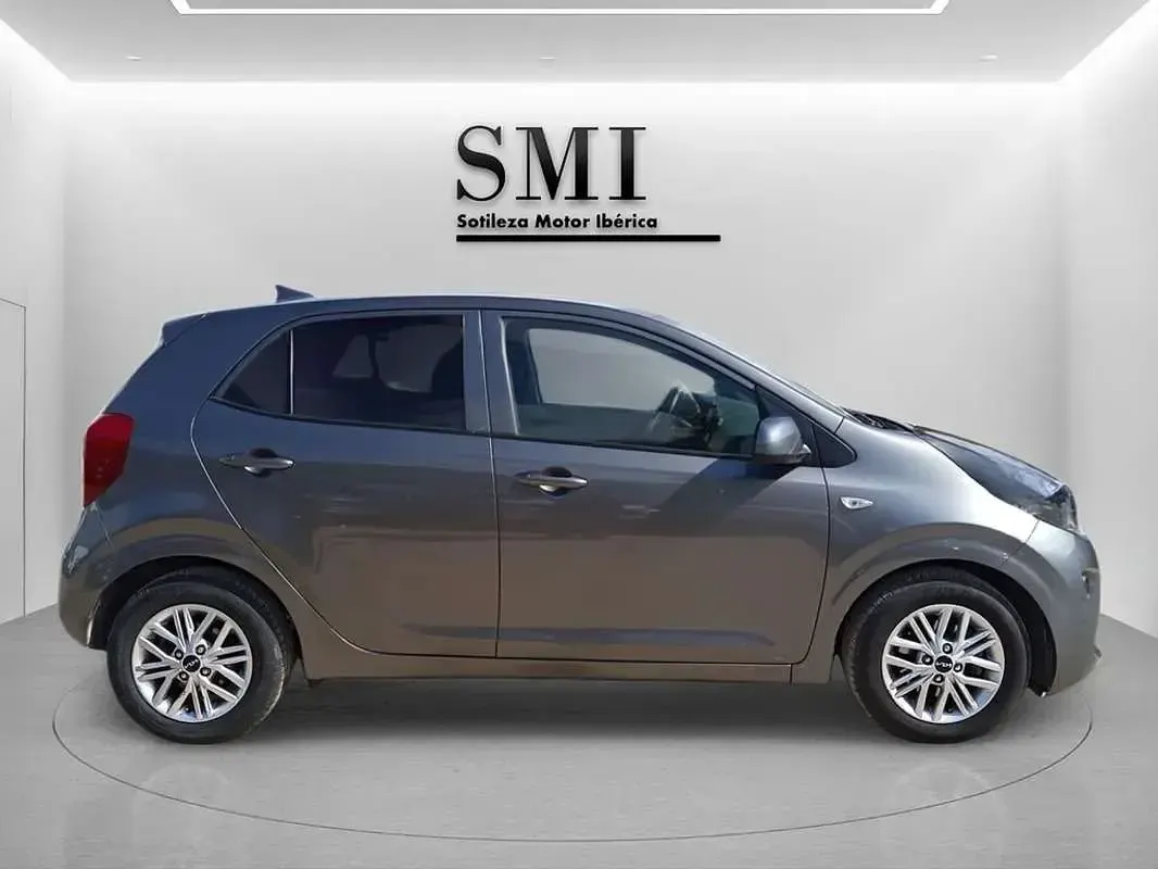Usado Kia Picanto GT-Line 67 CV (49 kW) 2022 Gris Utilitario