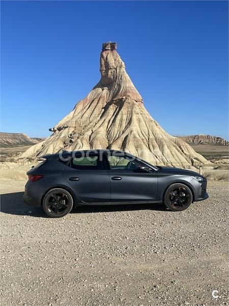 Usado Cupra Leon 190 CV (139 kW) 2023 Gris / plata Berlina