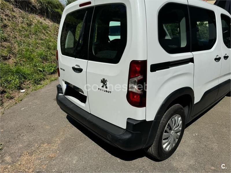 Usado Peugeot Rifter Access 100 CV (73 kW) 2020 Blanco Monovolumen