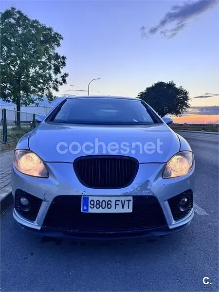 Usado Seat Leon Sport 140 CV (102 kW) 2007 Gris / plata Utilitario