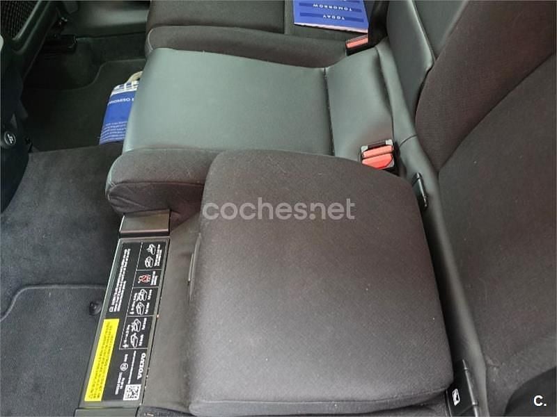 Usado Volvo XC60 Momentum 190 CV (139 kW) 2020 Blanco SUV