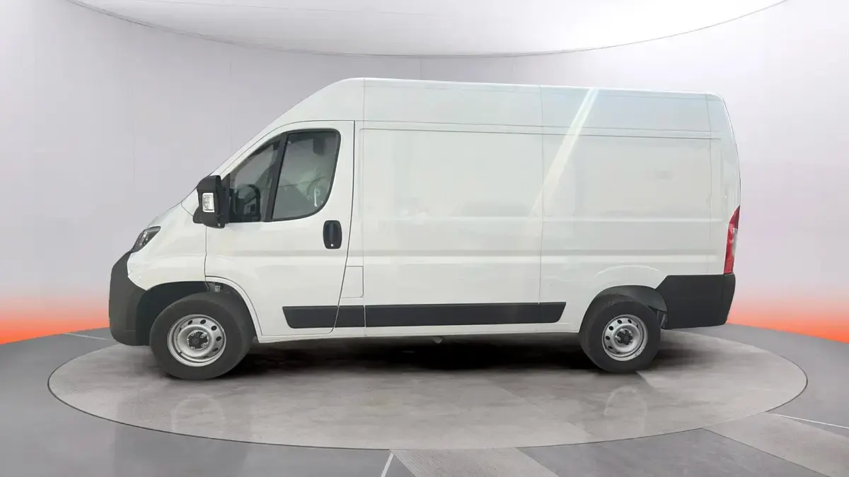 Usado Peugeot Boxer 120 CV (88 kW) 2025 Blanco Van