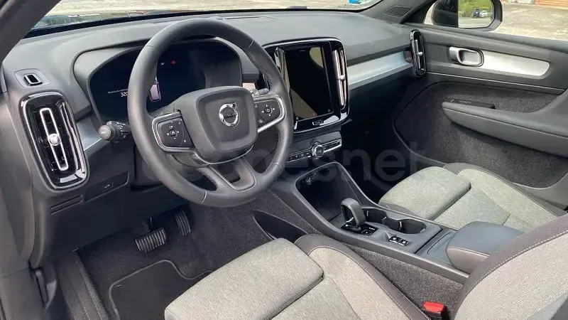 Usado Volvo XC40 Core 163 CV (119 kW) 2025 Negro SUV