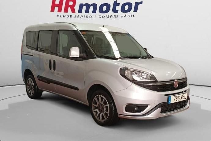 Usado Fiat Doblò Trekking 120 CV (88 kW) 2022 Monovolumen