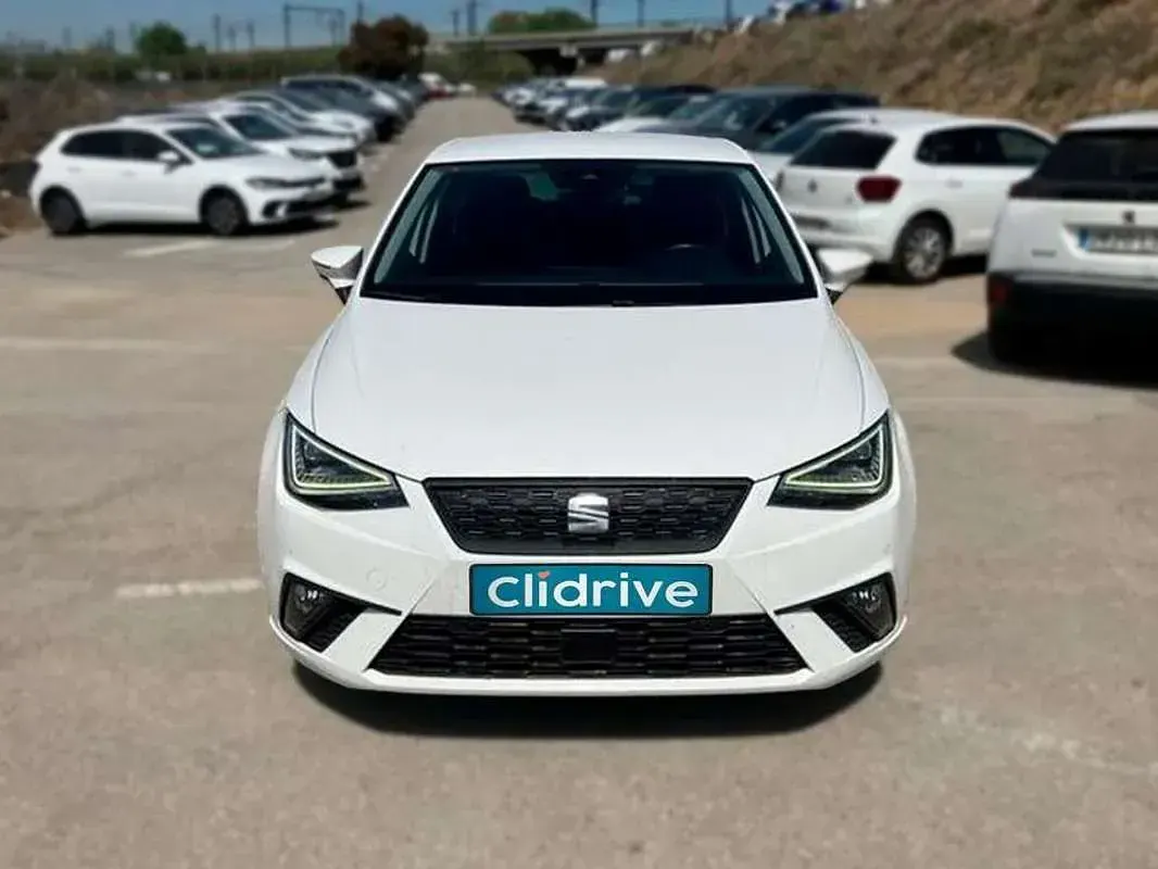 Usado Seat Ibiza Style 116 CV (85 kW) 2021 Blanco Utilitario