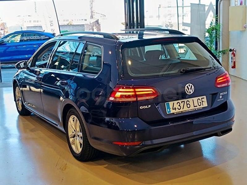 Usado VW Golf VIII Edition 130 CV (95 kW) 2020 Azul Familiar