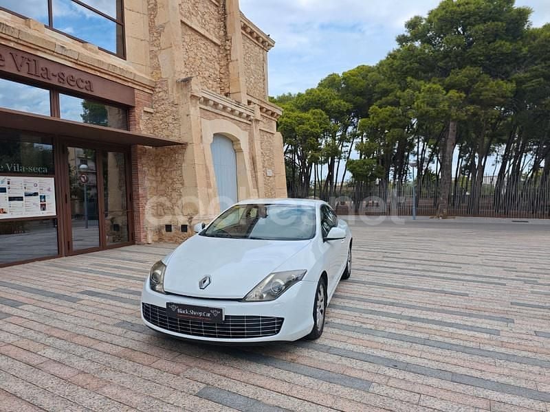 Blanco Usado 2011 Renault Laguna Coupé Coupe | 7600 € - Imagen 1/4