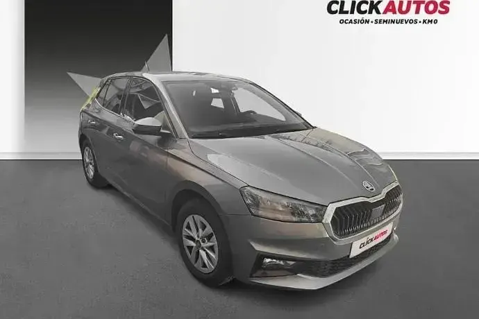 Usado Skoda Fabia Selection 95 CV (69 kW) 2025 Blanco Utilitario
