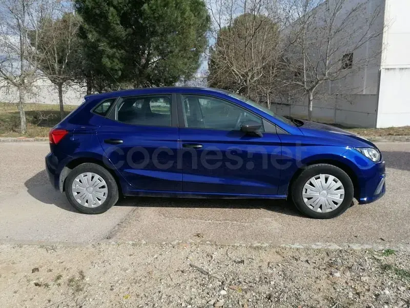 Usado Seat Ibiza Reference 95 CV (69 kW) 2020 Azul Utilitario