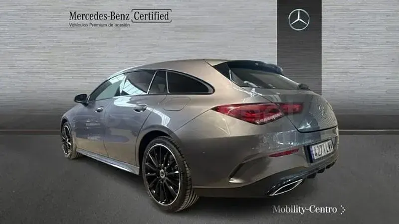 Usado Mercedes CLA250e Shooting Brake 218 CV (160 kW) 2022 Gris / plata Familiar