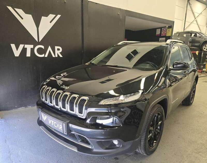 Negro Usado 2015 Jeep Cherokee Longitude SUV | 14.990 € (Precio justo) - Imagen 1/4